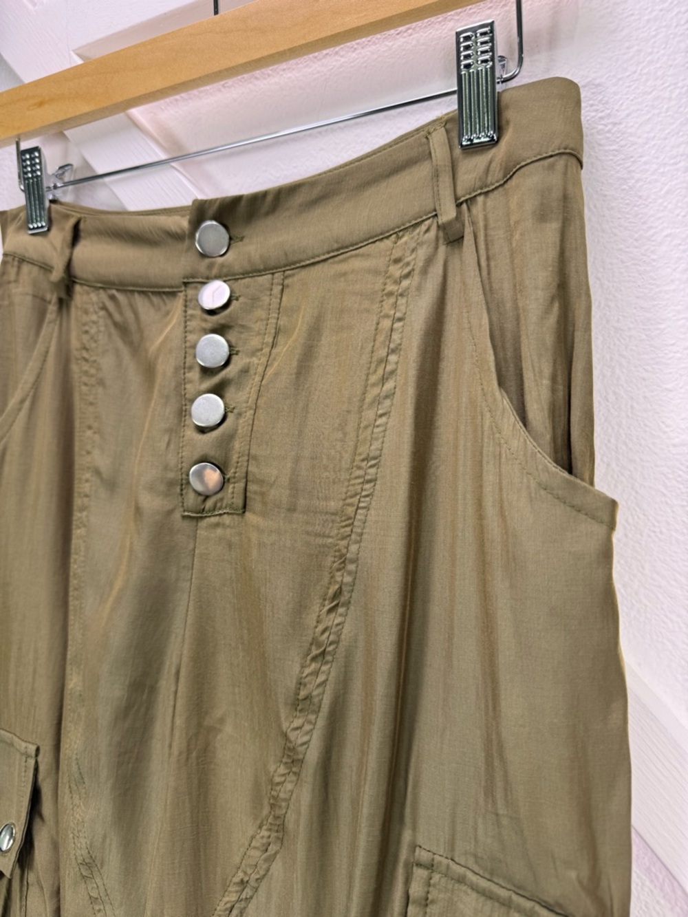 NWT Revolve Lioness Cypress Cargo Jogger Pant Khaki Green Size Small - Picture 3 of 13
